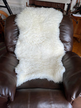 Load image into Gallery viewer, Large Soft Sheep Pelt
