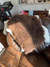 Load image into Gallery viewer, Extremly Soft Finn Lamb Pelt Washable
